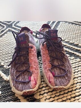 Nike Space Hippies. Purple and Pink, size 6.
